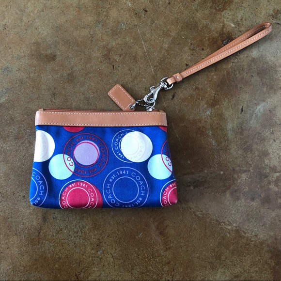 Coach Handbags - Coach wristlet